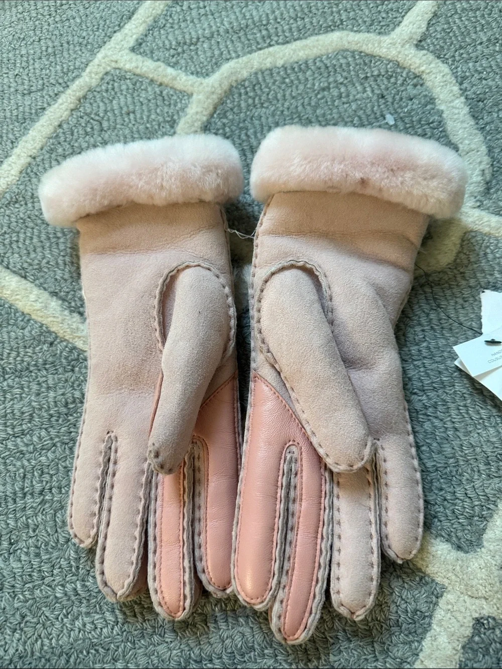UGG Turn Cuff Sheepskin Gloves Ashen Rose Pink Small NWT $178
